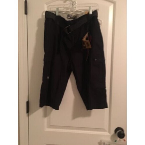 Plugg Jeans Co. Men's Black Casual Capri Shorts Zip Button Pockets Size 30 - Picture 1 of 6